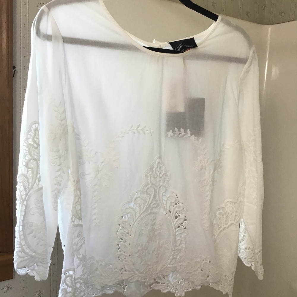 White lace / embroidered Cynthia Rowell  Top